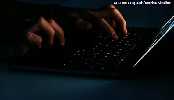 Illinois Agencies Warn Shoppers About Holiday Cyber Scam Risks