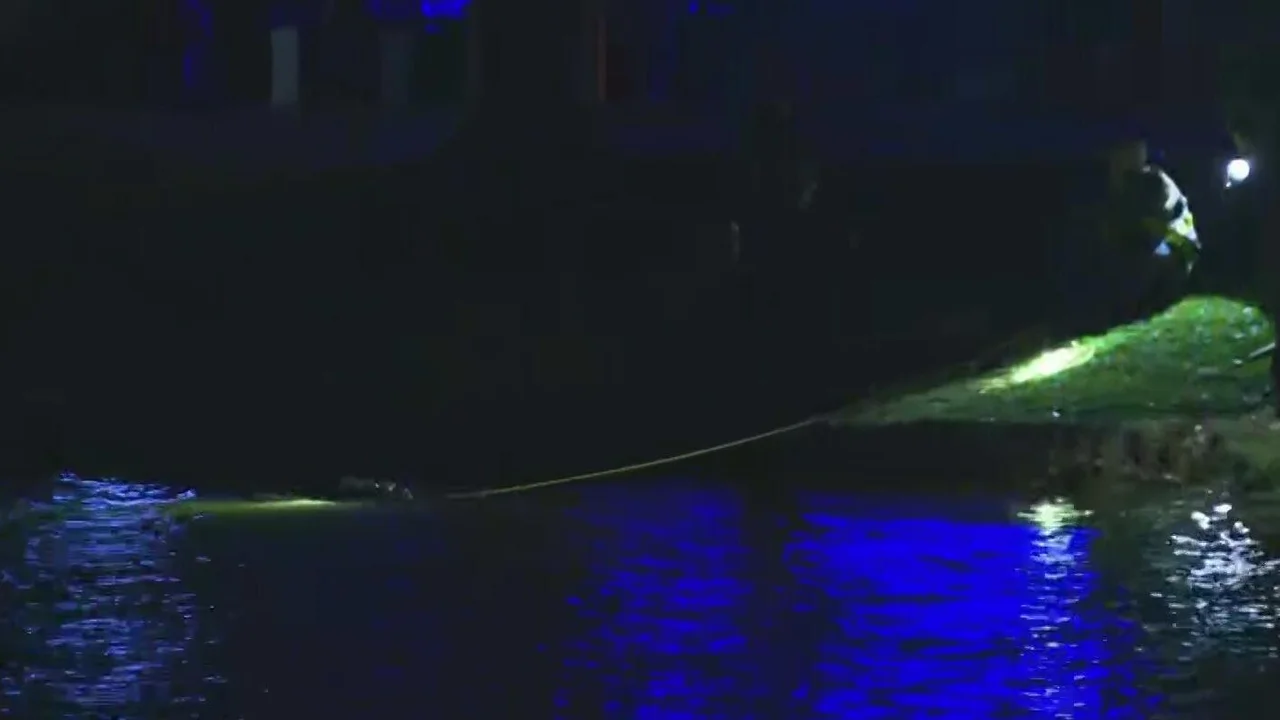 Broward Sheriff’s Dive Team Investigates Deerfield Beach Lake