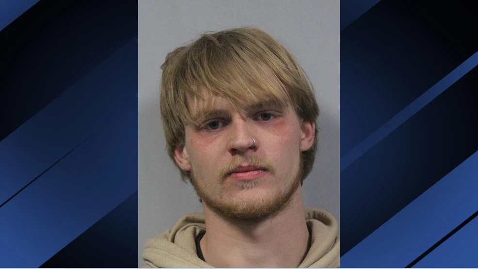 Kanawha County man charged after DUI rollover crash leaves passenger injured