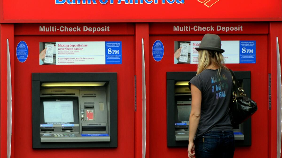 Police warn of rising “bank jugging” thefts targeting ATM users in Los Angeles County