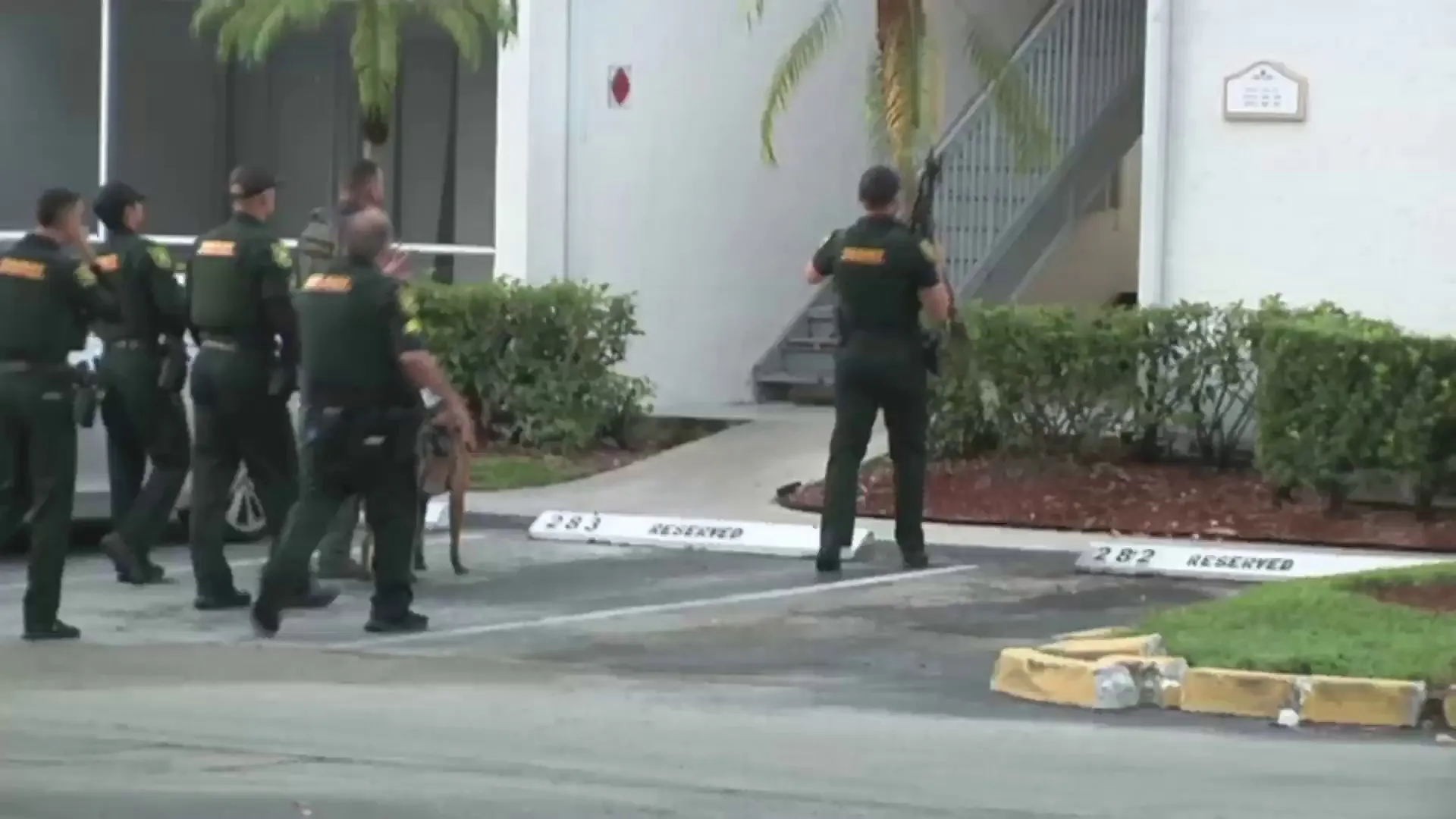 Heavy Police Presence at Deerfield Beach Apartment Complex as Investigation Unfolds