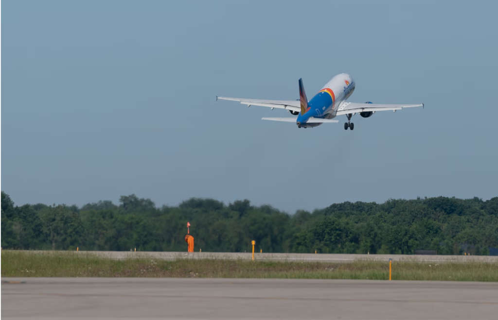 Man Charged After Bomb Threat Forces Emergency Landing of American Airlines Flight in Detroit